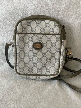 Vintage Gucci Plus Gray Monogram Canvas Crossbody w Gold Logo, Olive Green Trim